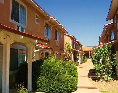 Aparthotel The 3*